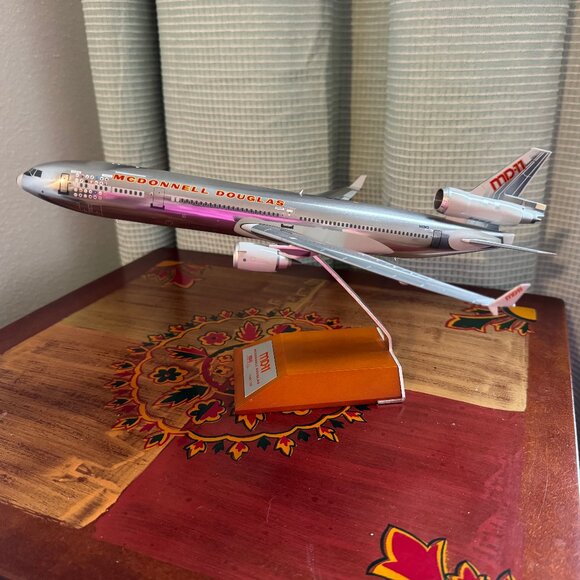 航空機・ヘリコプター JC Wings 1:200 MD-11 N111MD Highly detailed JC Wings Die cast model House Polished